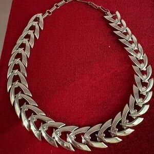 VTG Coro Silver Tone Statement Necklace 17” Hook Closure